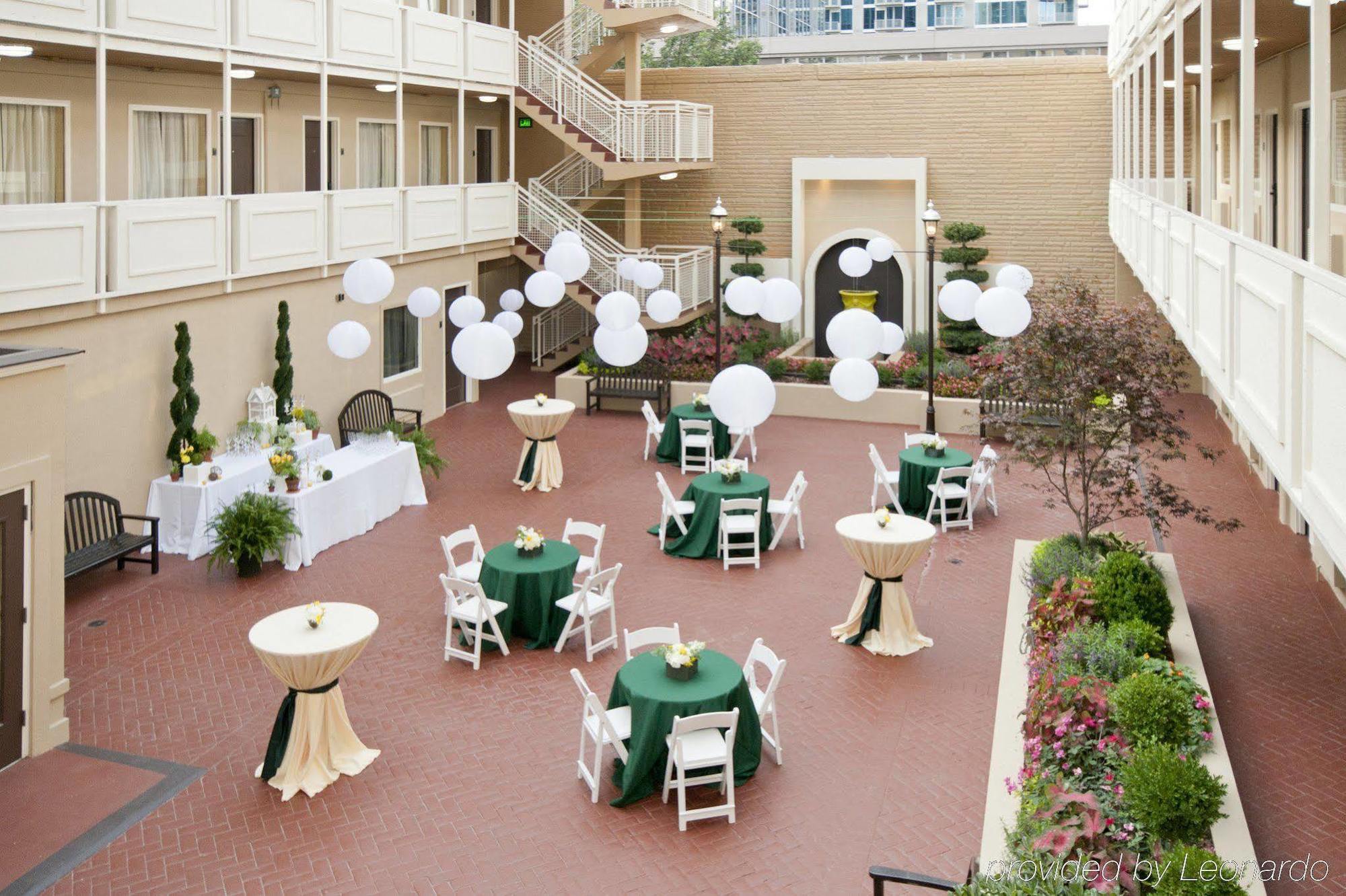 At The Peachtrees, Ascend Collection Hotel Atlanta