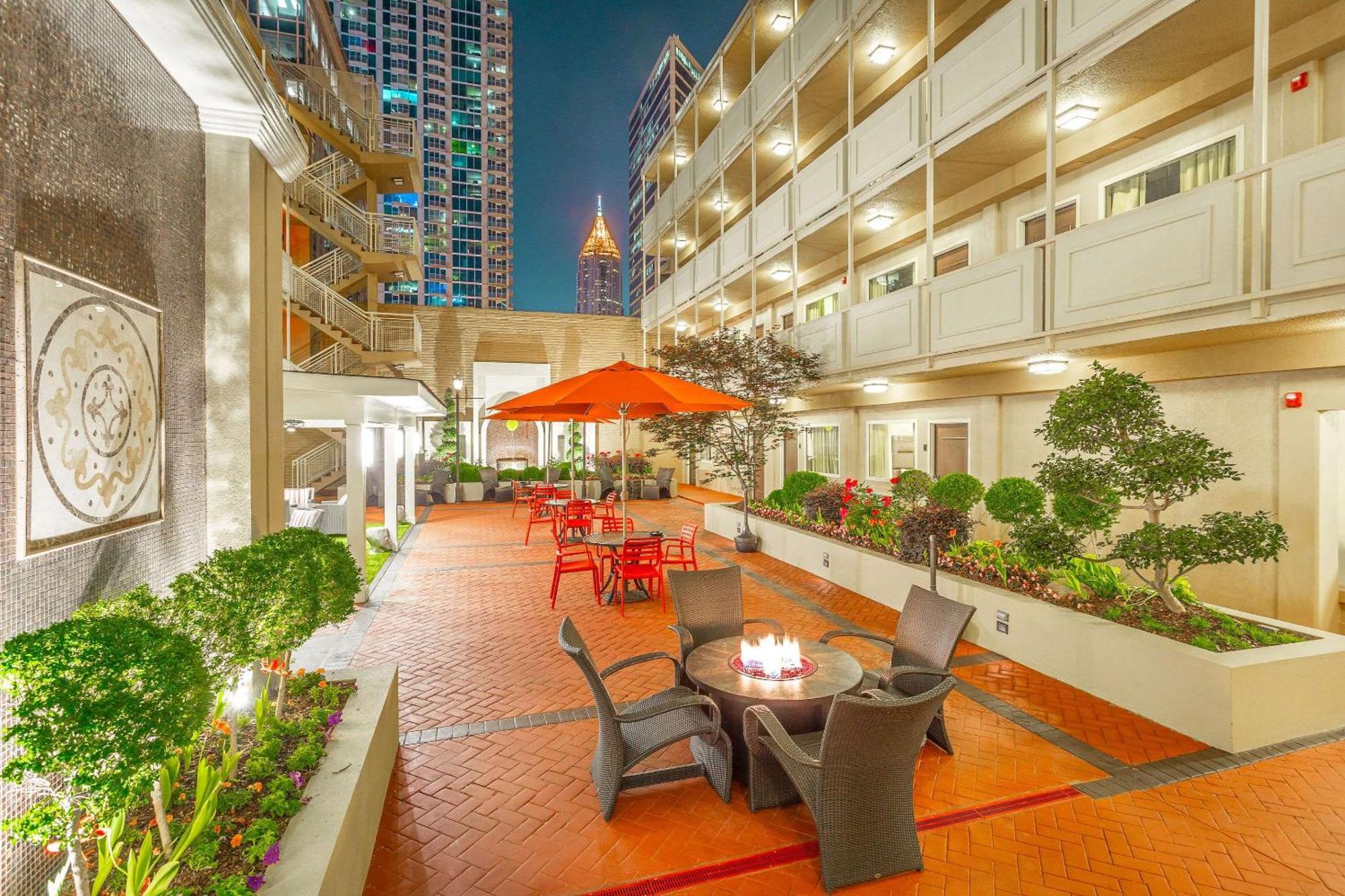 At The Peachtrees, Ascend Collection Hotel