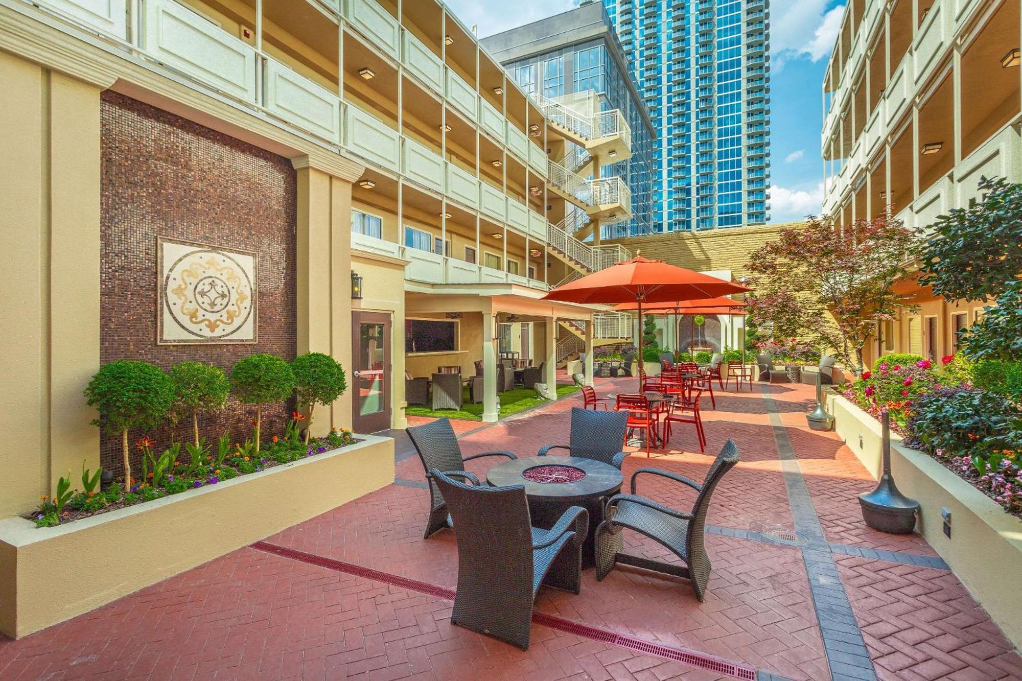 At The Peachtrees, Ascend Collection Hotel 3*