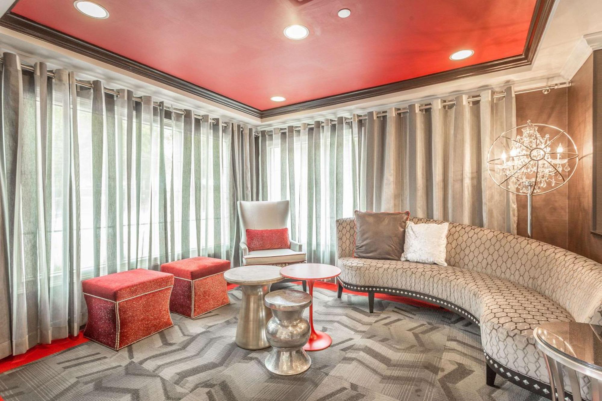 At The Peachtrees, Ascend Collection Hotel
