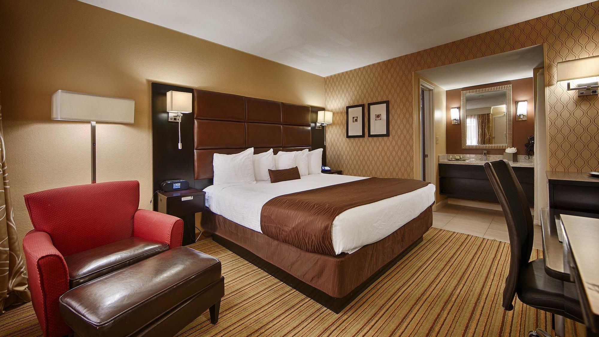 At The Peachtrees, Ascend Collection Hotel