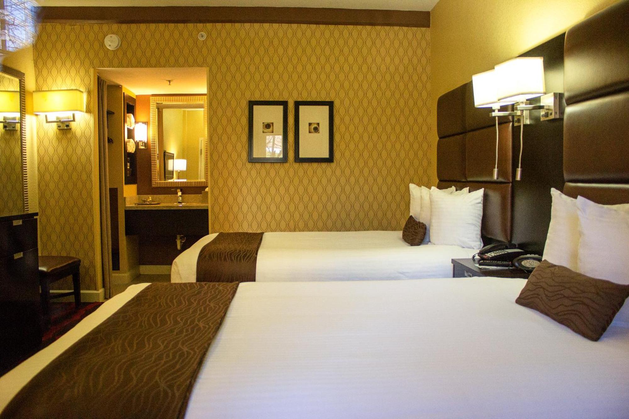 At The Peachtrees, Ascend Collection Hotel 3*